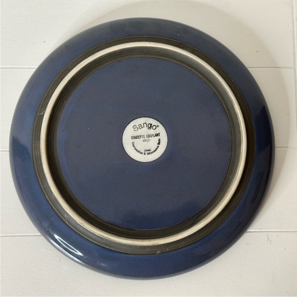 Sango Concepts Eggplant 11” blue white artsy pottery Dinner Plate - Picture 2 of 5